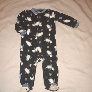 Carter’s footed sleeper. Penguin 🐧 winter theme